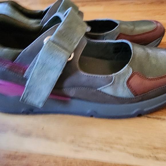 Jeffrey Campbell Retro Kicks  Maryjane Sneaker Size 8 Olive Brown Pink Sporty - Picture 9 of 12